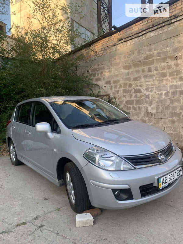 Nissan Tiida (2010)