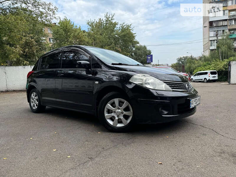 Nissan Tiida (2008)