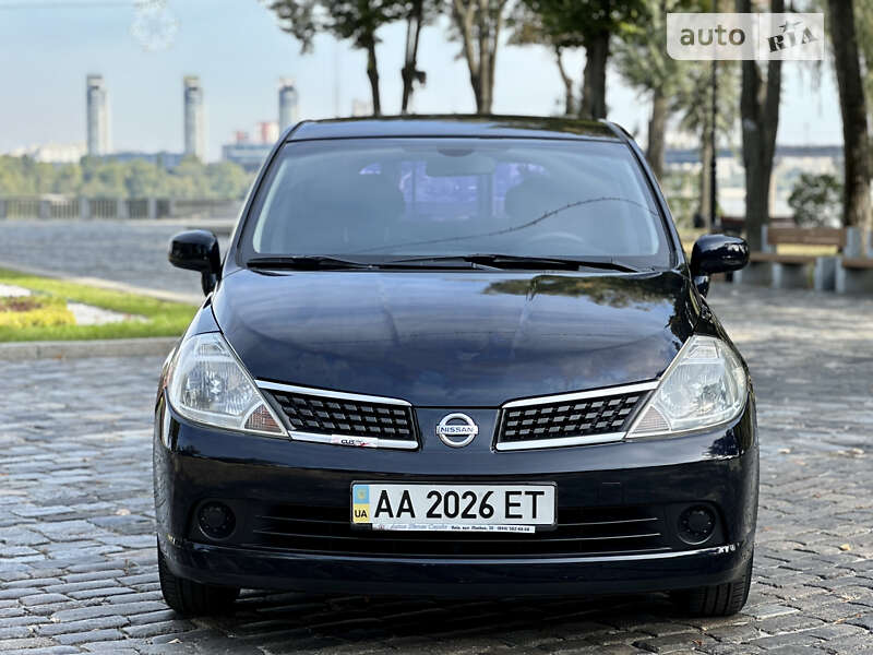 Nissan Tiida (2007)