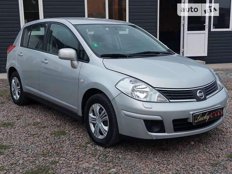 Nissan Tiida (2010)