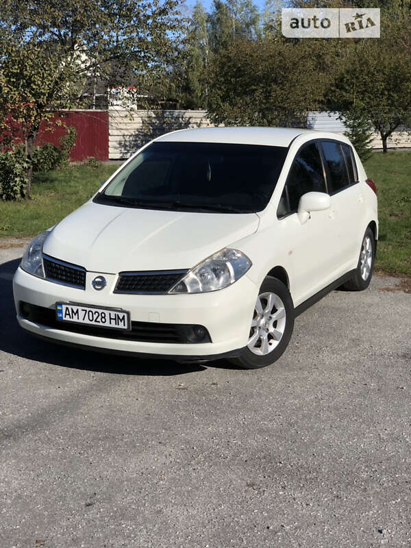 Nissan Tiida (2008)
