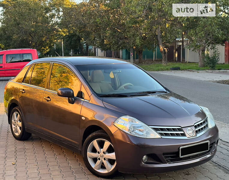 Nissan Tiida (2009)