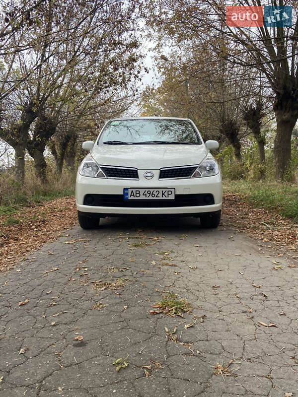 Nissan Tiida (2008)