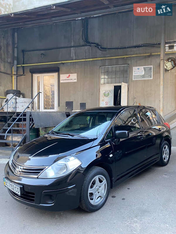 Nissan Tiida (2011)