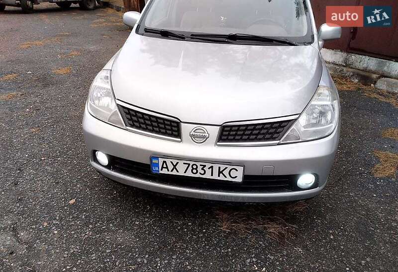 Nissan Tiida (2007)