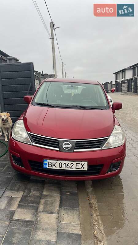 Nissan Tiida (2008)