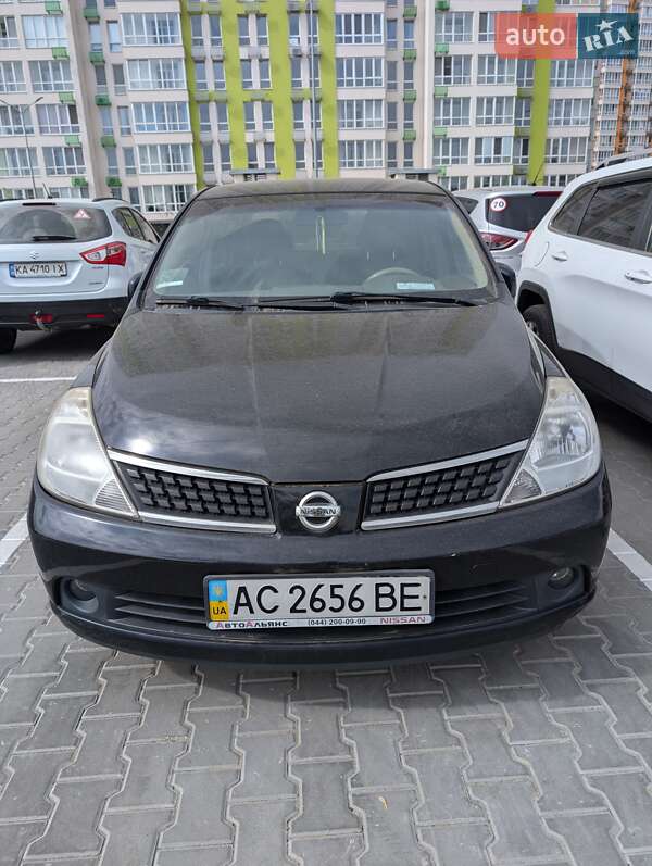 Nissan Tiida (2007)