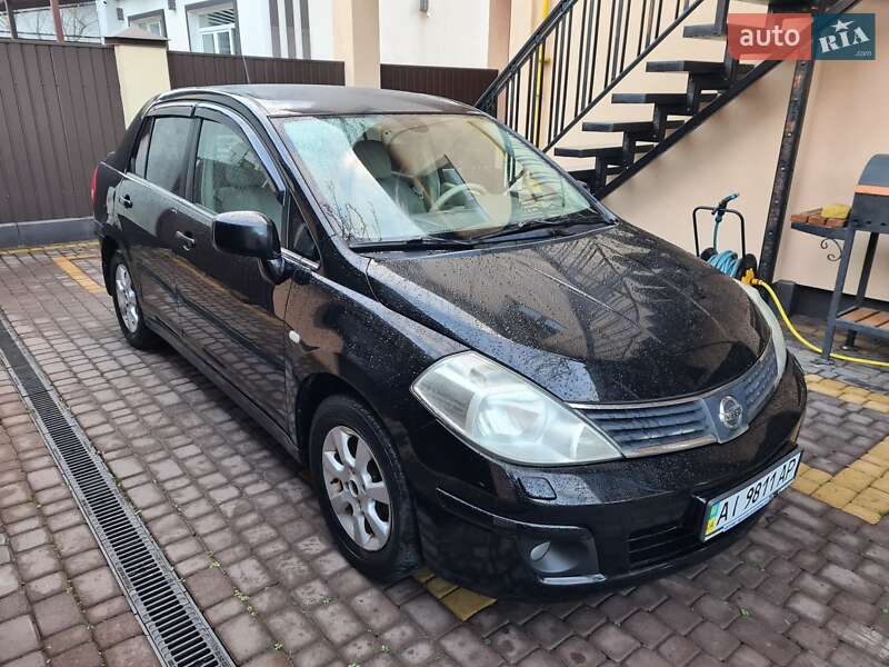 Nissan Tiida (2007)