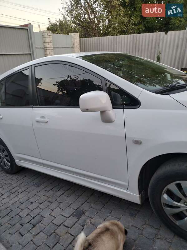 Nissan Tiida (2013)