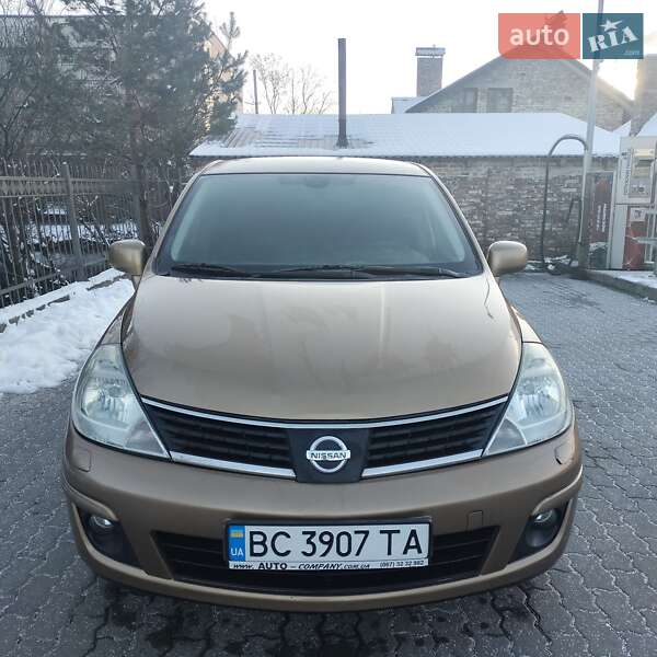Nissan Tiida (2008)