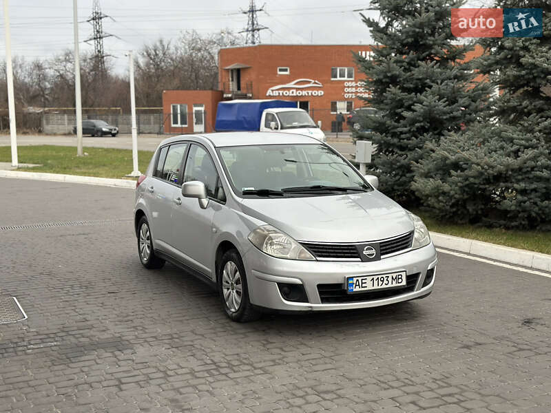 Nissan Tiida (2007)
