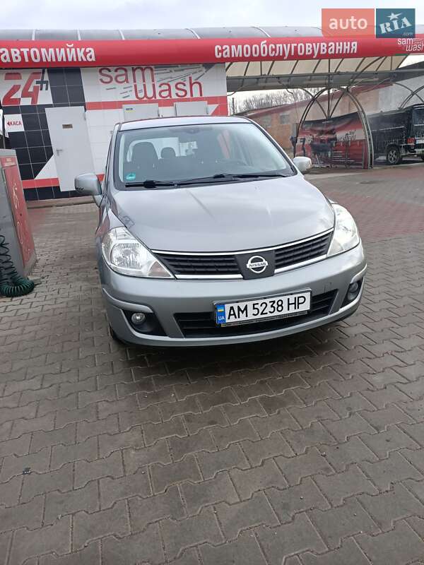 Nissan Tiida (2007)