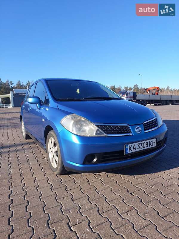 Nissan Tiida (2007)