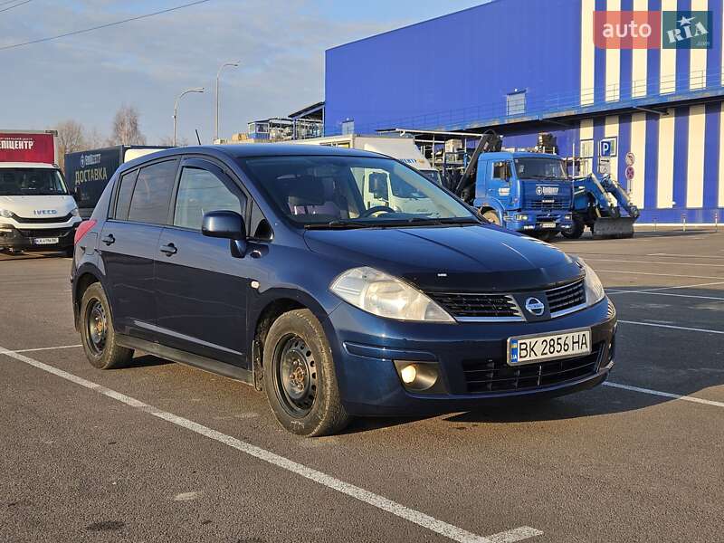 Nissan Tiida (2007)