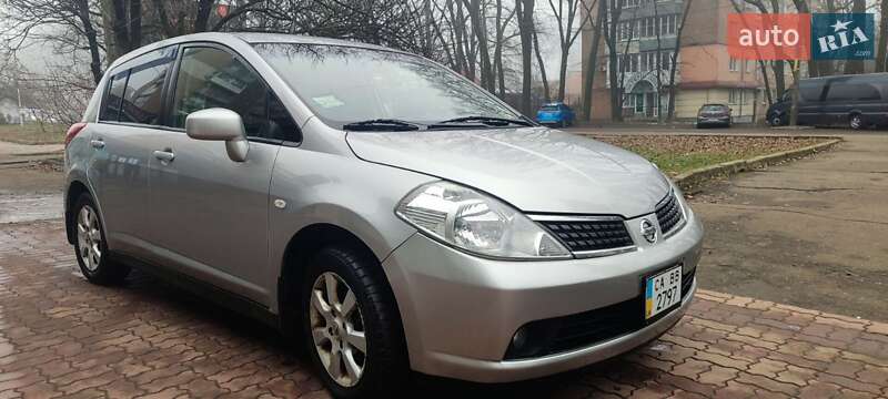 Nissan Tiida (2008)