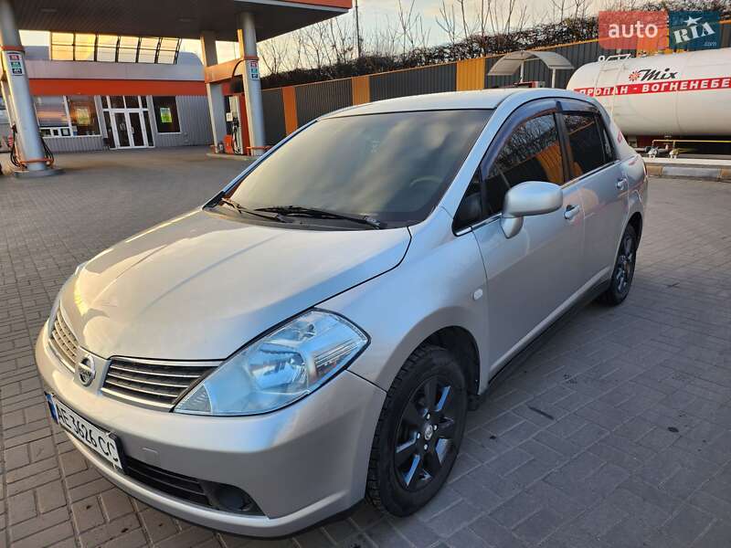 Nissan Tiida (2007)