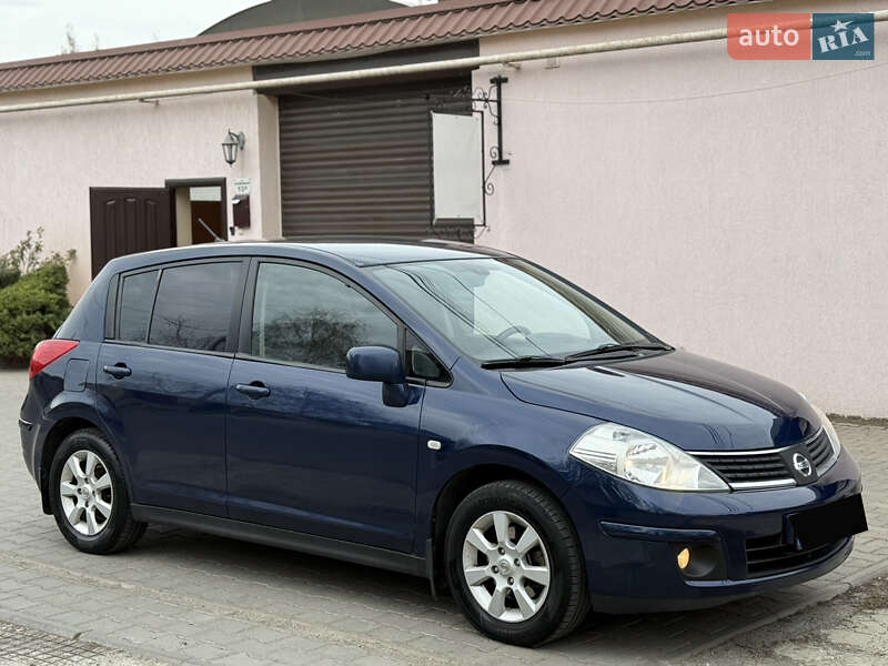 Nissan Tiida (2010)