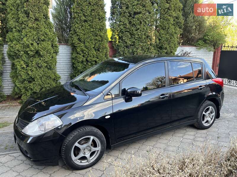 Nissan Tiida (2008)