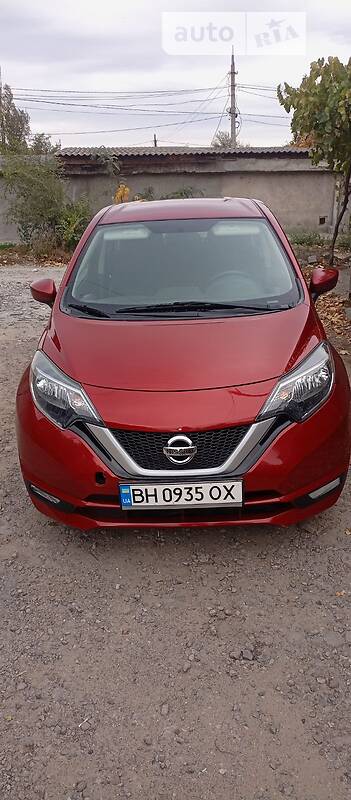 Nissan Versa note (2017)