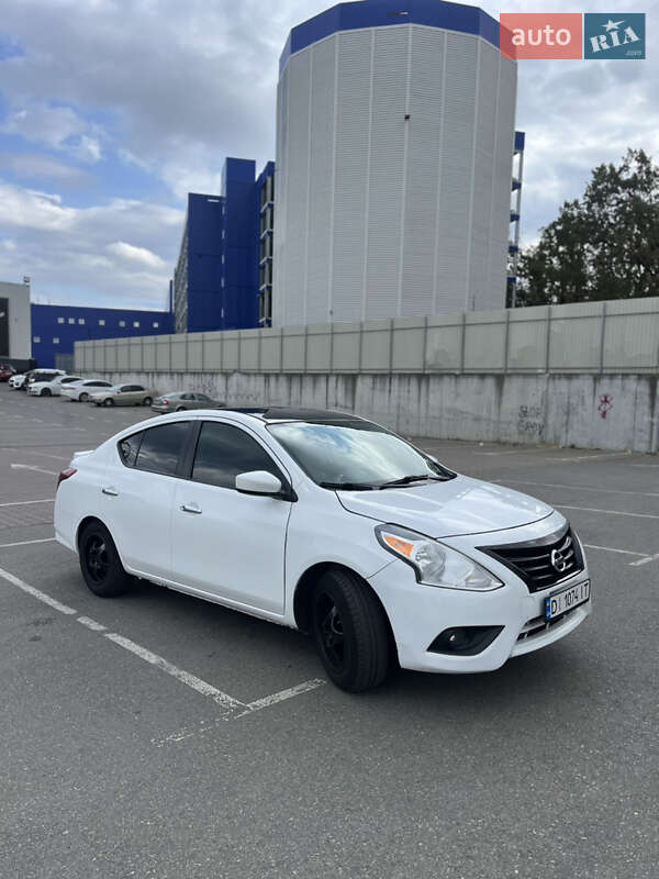 Nissan Versa (2017)