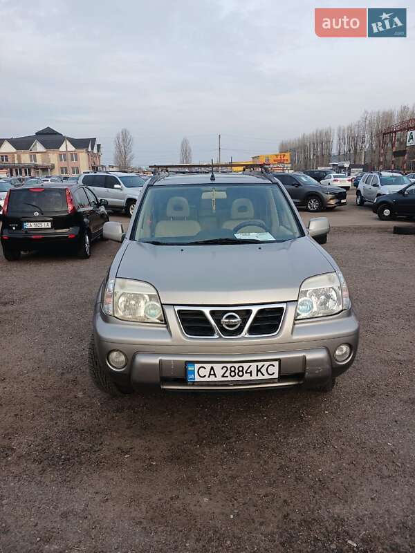 Nissan X-trail (2003)