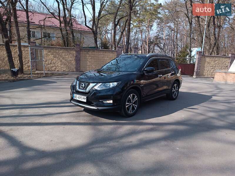 Nissan X-trail (2017)