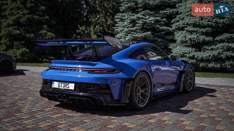 Porsche 911 (2023)