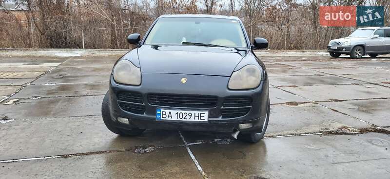 Porsche Cayenne (2003)