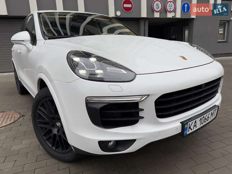Porsche Cayenne (2016)
