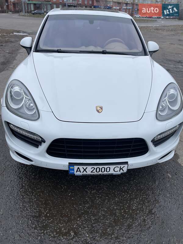 Porsche Cayenne (2012)
