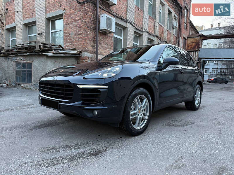 Porsche Cayenne (2016)
