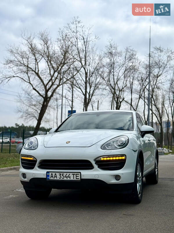 Porsche Cayenne (2012)