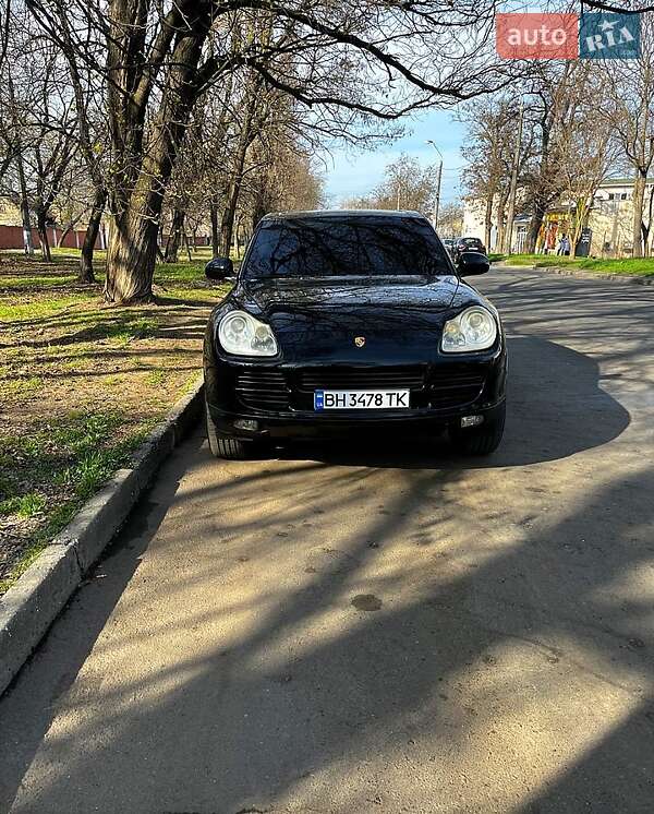 Porsche Cayenne (2005)