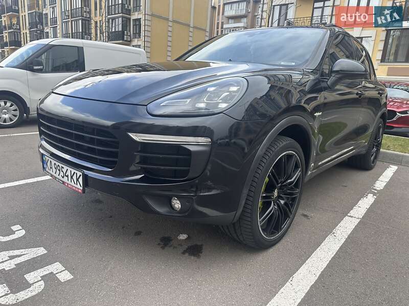 Porsche Cayenne (2015)