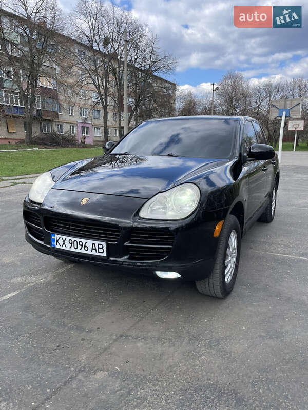 Porsche Cayenne (2004)