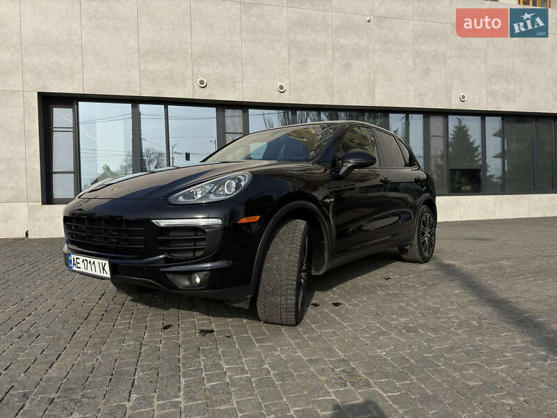 Porsche Cayenne (2016)