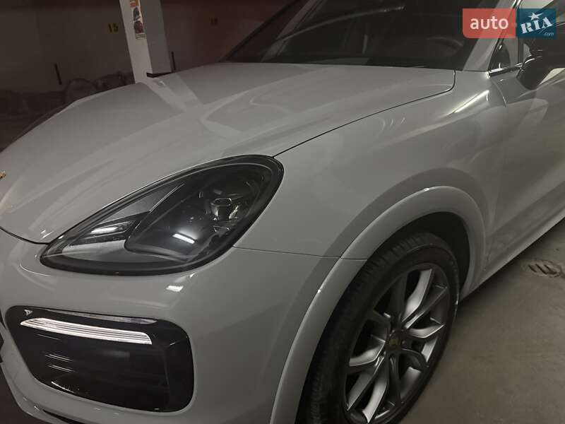 Porsche Cayenne (2023)