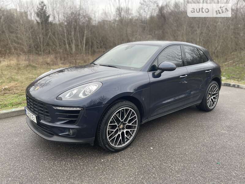 Porsche Macan (2016)