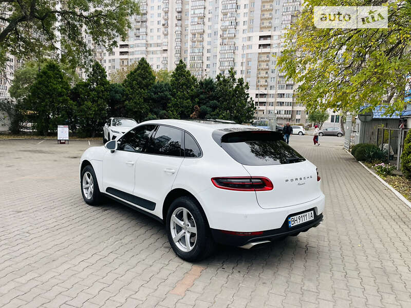 Porsche Macan (2016)
