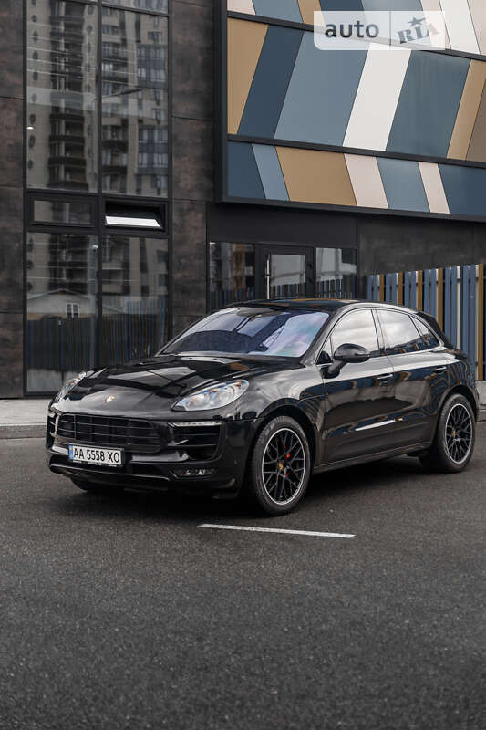 Porsche Macan (2016)