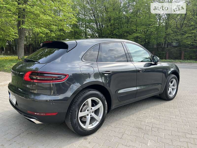 Porsche Macan (2018)