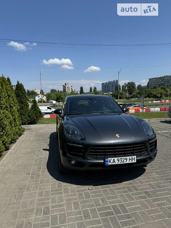 Porsche Macan (2018)