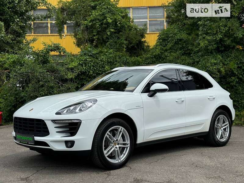 Porsche Macan (2015)