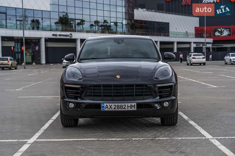 Porsche Macan (2017)