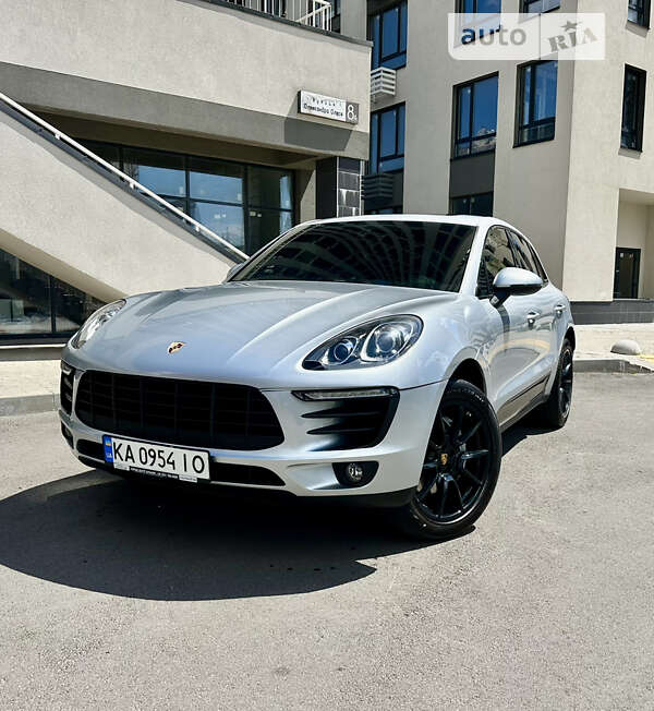 Porsche Macan (2014)