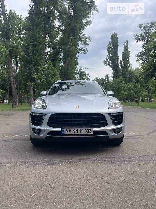 Porsche Macan (2017)