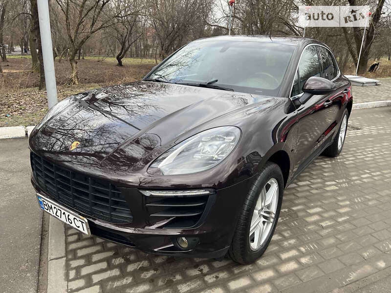 Porsche Macan (2015)