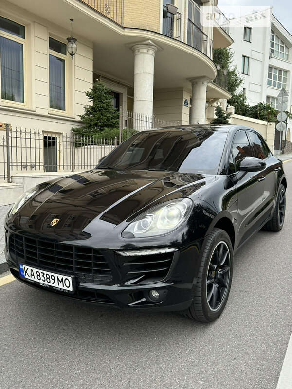 Porsche Macan (2015)