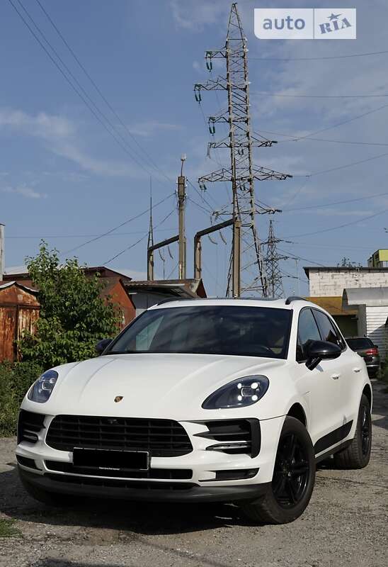 Porsche Macan (2019)