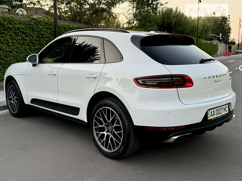 Porsche Macan (2017)